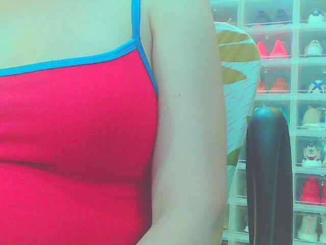 KeepmepregO live cam on BongaCams