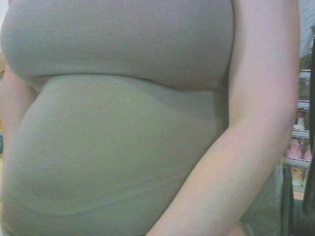 KeepmepregO live cam on BongaCams