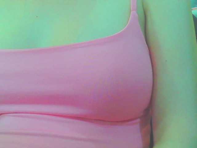 KeepmepregO live cam on BongaCams