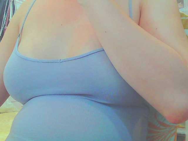 KeepmepregO live cam on BongaCams