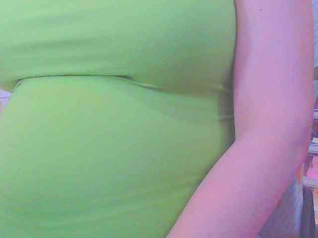 keepmeprego's live room