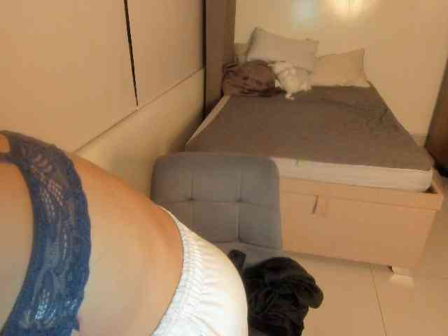 kiaraowen1 webcam