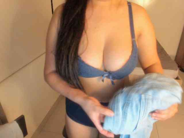 kiaraowen1 webcam
