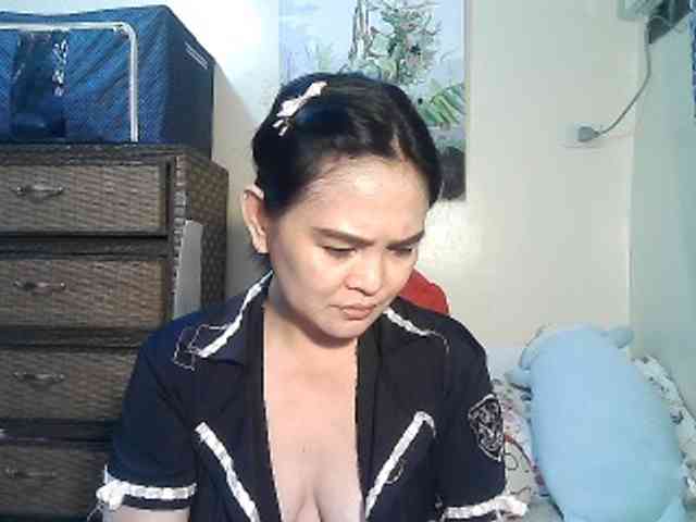 Lilymaepinay's cam show statistics and live stream