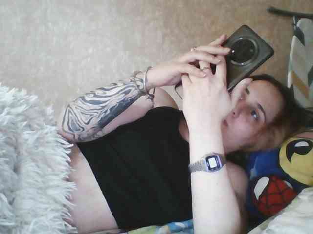 Hotredhead01 webcam