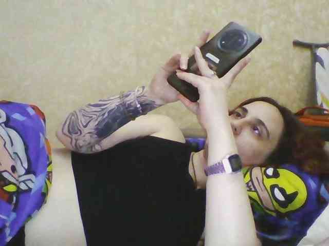 Hotredhead01 webcam