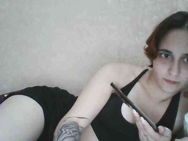 Hotredhead01 webcam