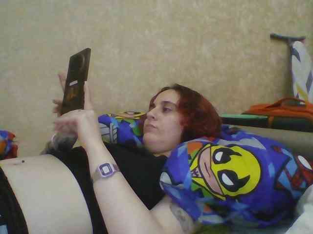 Hotredhead01 webcam