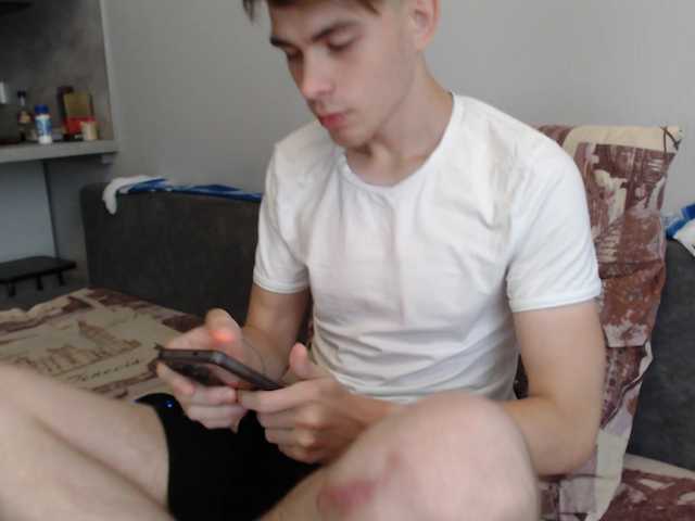 Pinki-Twinki — live male cam