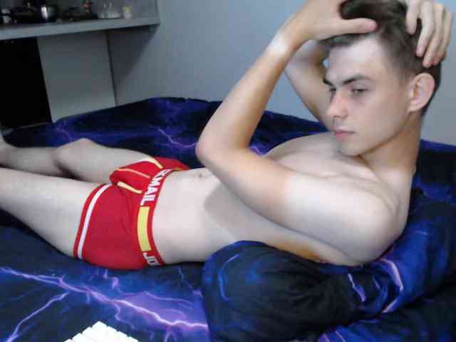 Twink-Oliver Live Webcam on BongaCams