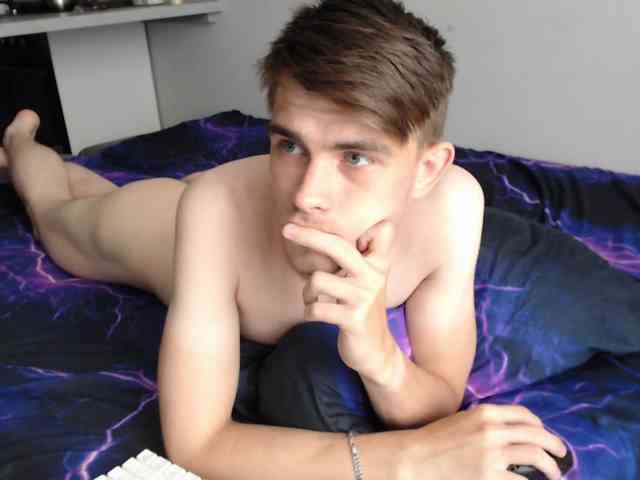 Twink-Oliver Live Webcam on BongaCams