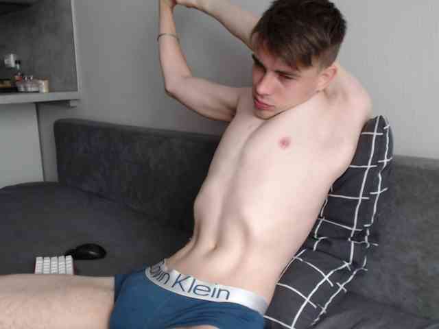 Twink-Oliver Sex Cam Show