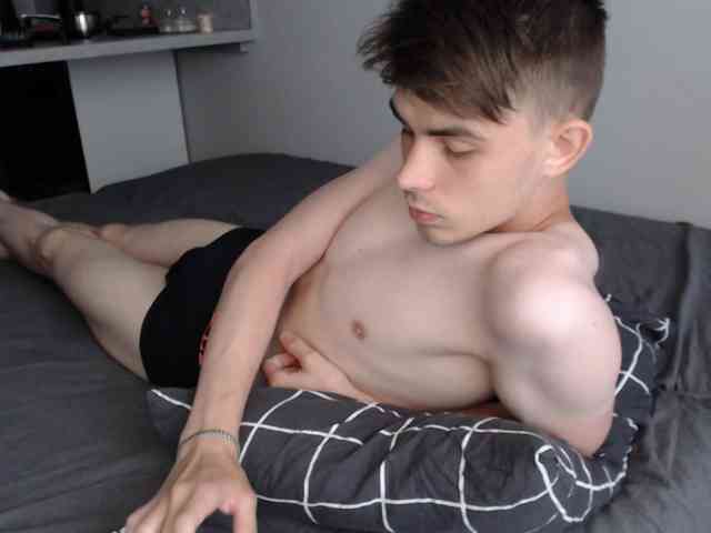 Twink-Oliver Sex Cam Show