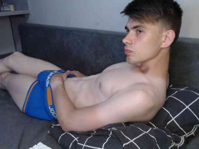Twink-Oliver Sex Cam Show