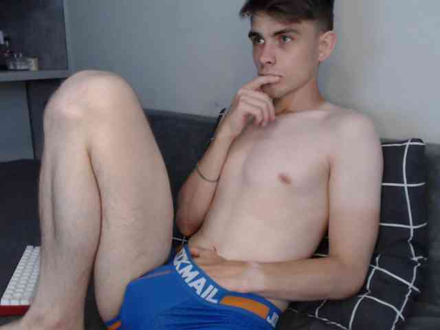 Twink-Oliver Sex Cam Show
