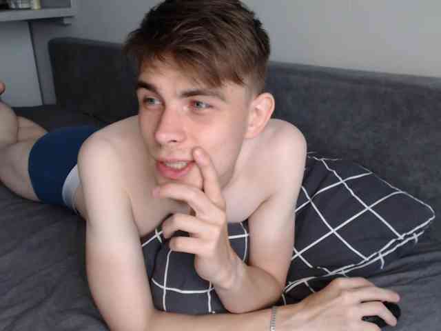 Twink-Oliver Sex Cam Show