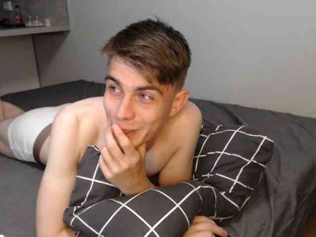 Twink-Oliver Sex Cam Show