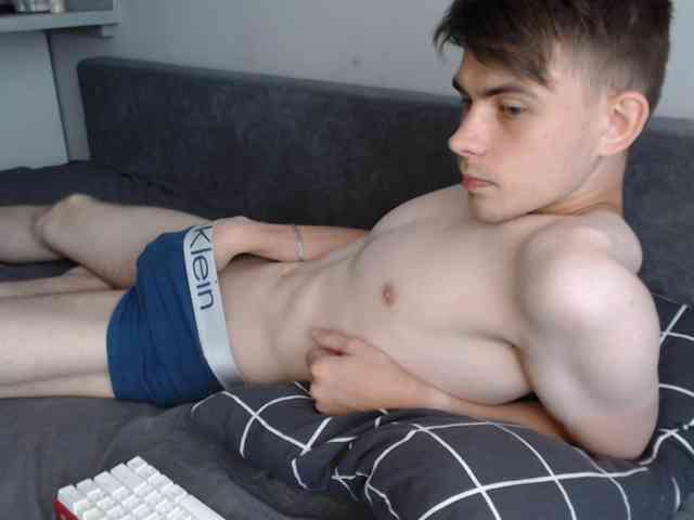 Twink-Oliver Sex Cam Show
