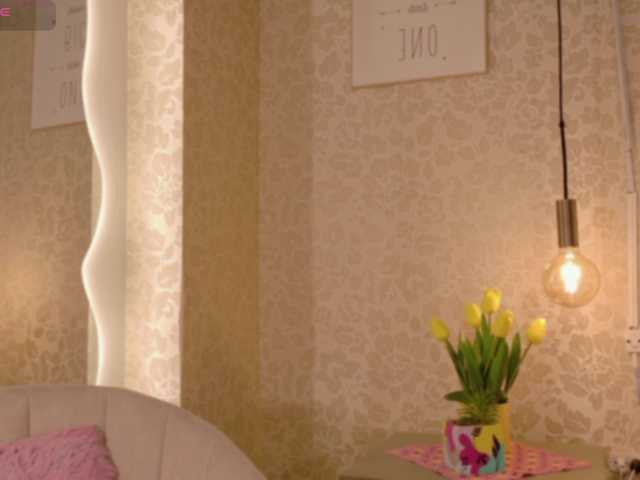 Skinnydoll1 live cam on BongaCams