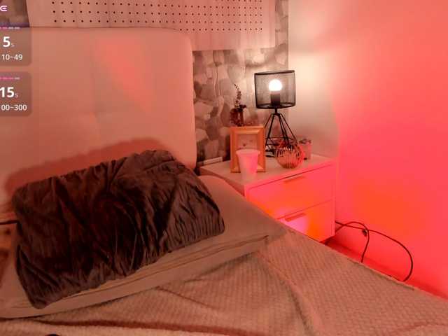 Skinnydoll1 live cam on BongaCams