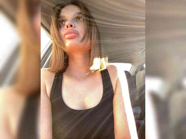 Yeahmashka's cam show statistics and live stream