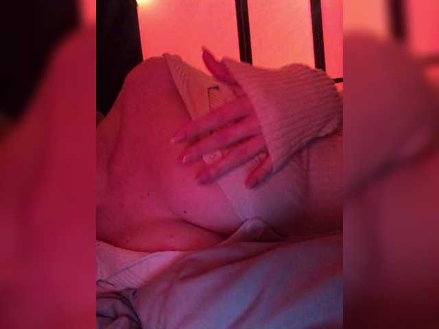 kivi-'s BongaCams show and profile