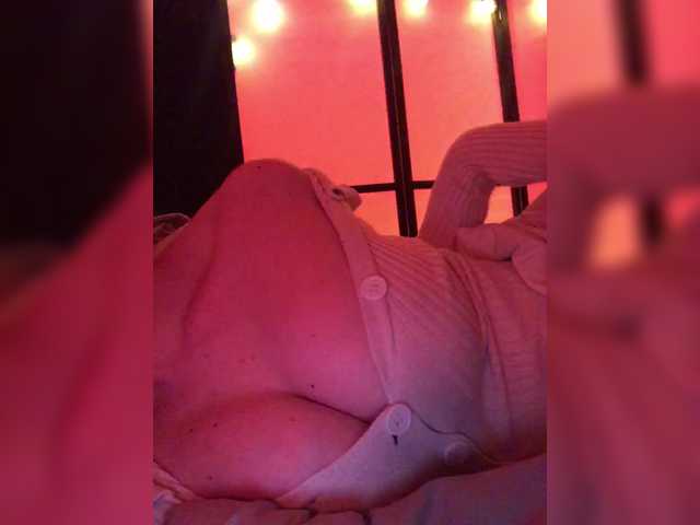 kivi-'s BongaCams show and profile