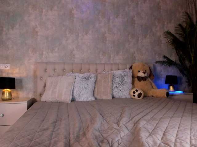 Raisa1gee live cam on BongaCams