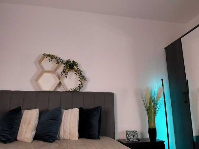 Raisa1gee live webcam show