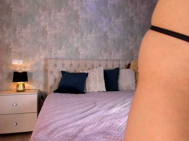 Raisa1gee's BongaCams show and profile