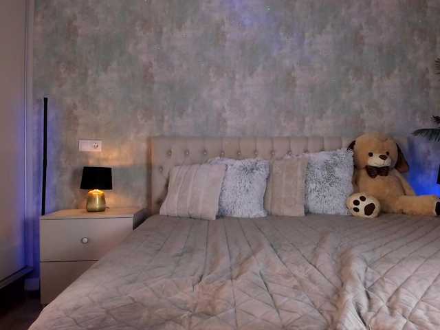 Raisa1gee live cam on BongaCams