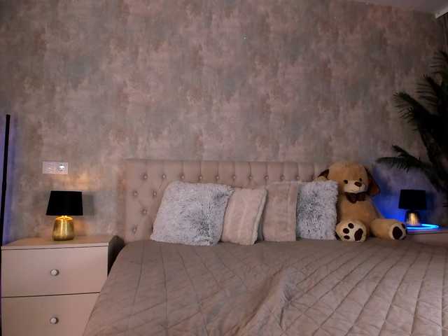 Raisa1gee live cam on BongaCams