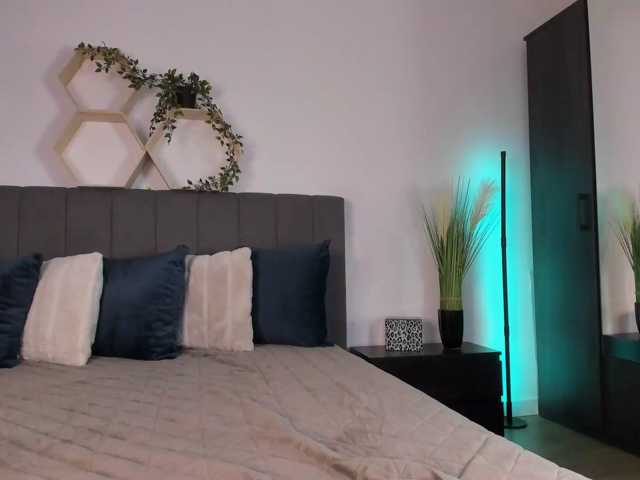 Raisa1gee live cam on BongaCams
