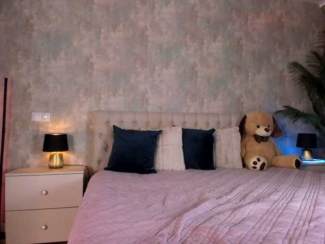 Raisa1gee's BongaCams show and profile