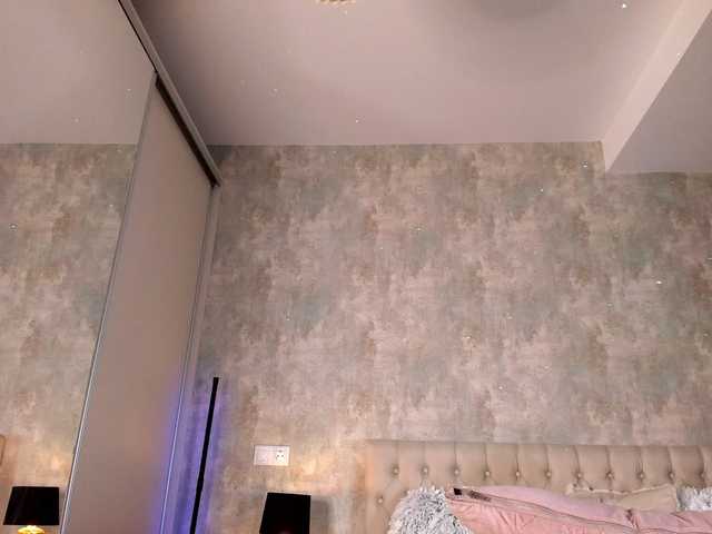 Raisa1gee webcam