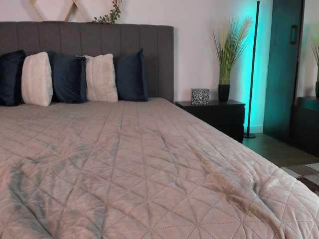 Raisa1gee live cam on BongaCams