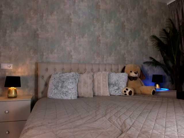 Raisa1gee live cam on BongaCams