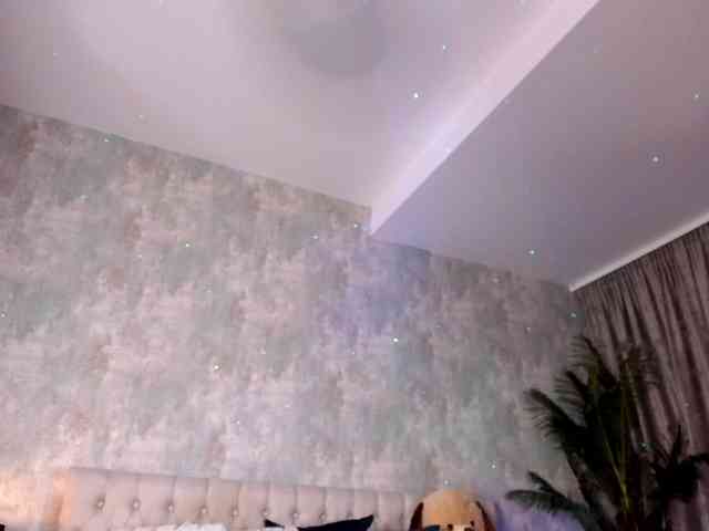 Raisa1gee webcam