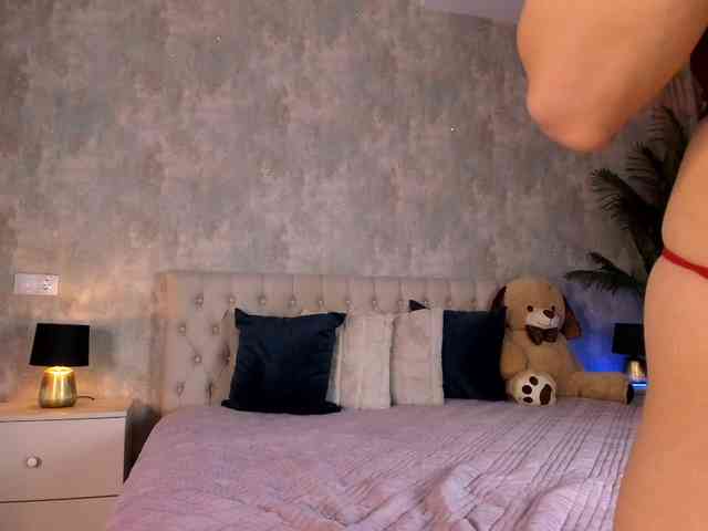 Raisa1gee webcam