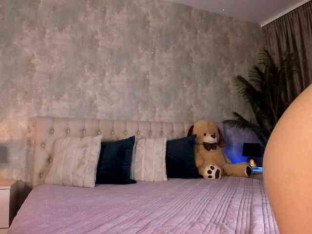 Raisa1gee webcam