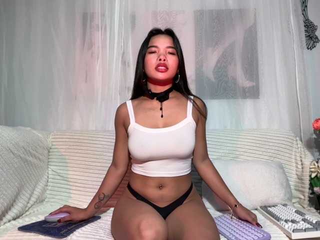 lakshmi2 live cam on BongaCams