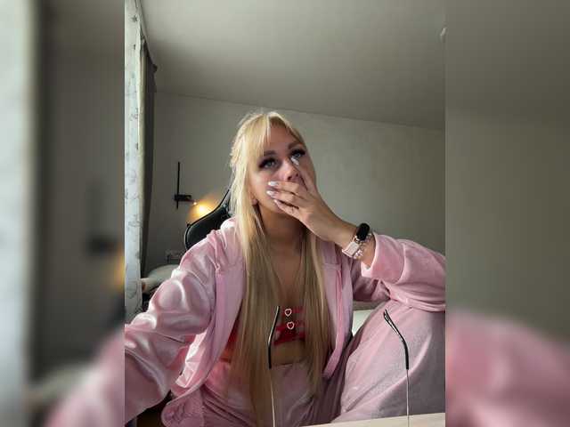 Sex chat gratuit in direct cu Artistkari pe BongaCams