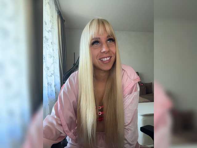 Artistkari live cam on BongaCams