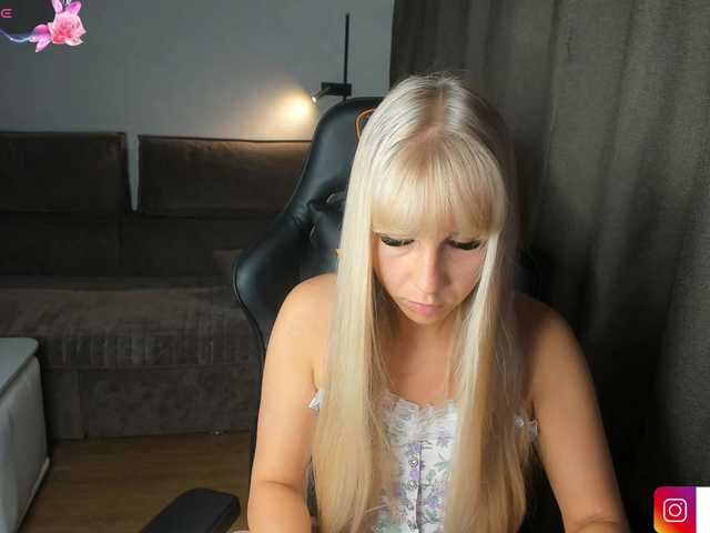 Artistkari live cam on BongaCams