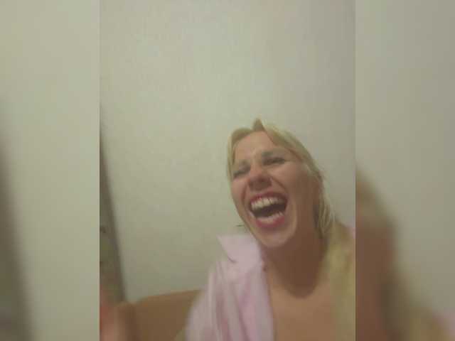 Artistkari live cam on BongaCams