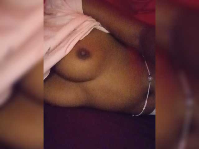 junea live cam on BongaCams