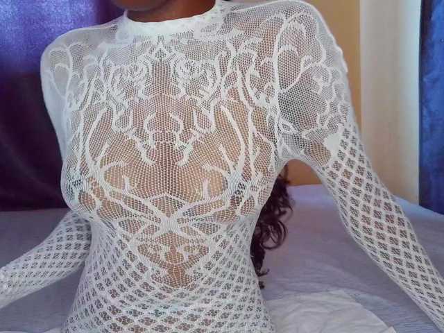junea live webcam show