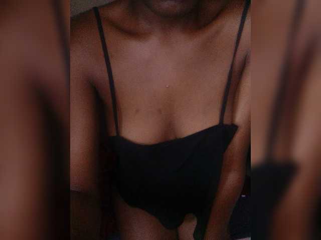 junea live cam on BongaCams