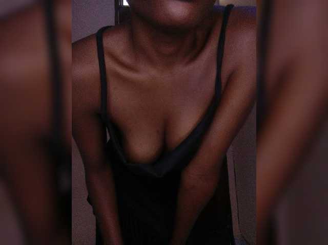 junea live cam on BongaCams
