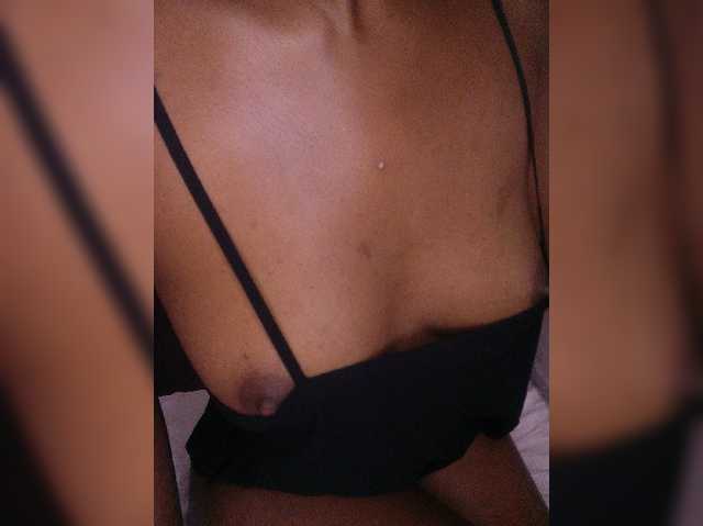 junea live cam on BongaCams